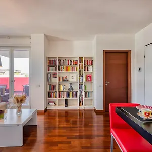 Appartamento Celio, 11 - Con Terrazzo, Milano