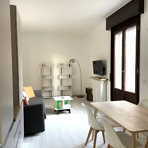 Appartamento B, Milano