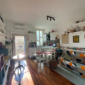 Appartamento Bilocale - Zona Isola, Milano