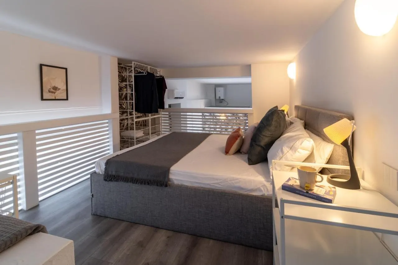 Navigli - Chic And Sophisticated Home In Милан Апартаменты