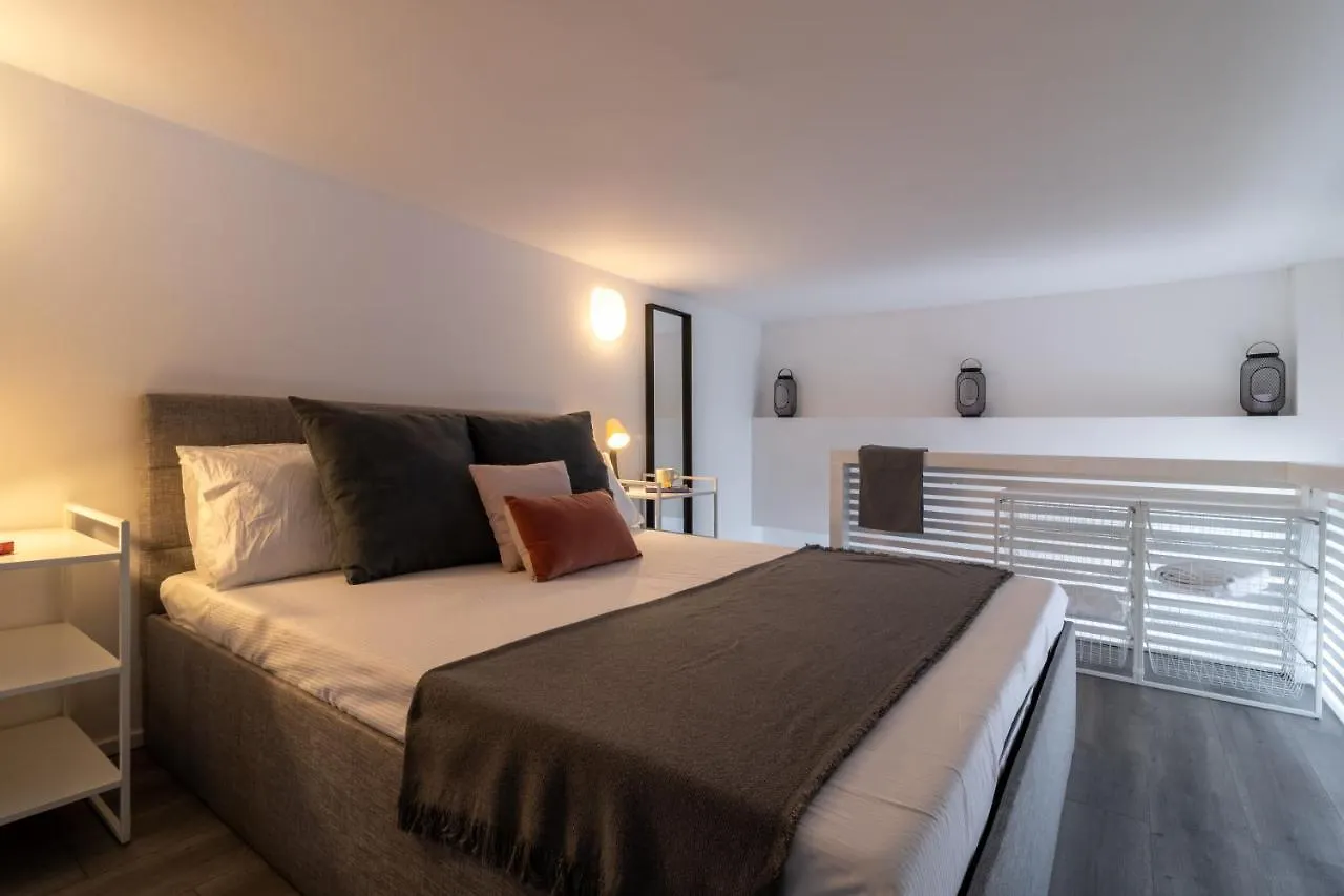 Navigli - Chic And Sophisticated Home In Milano Italia